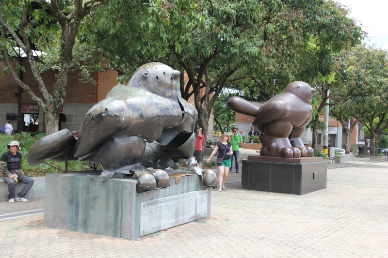 "Birds of peace" by Fernando Botero static path